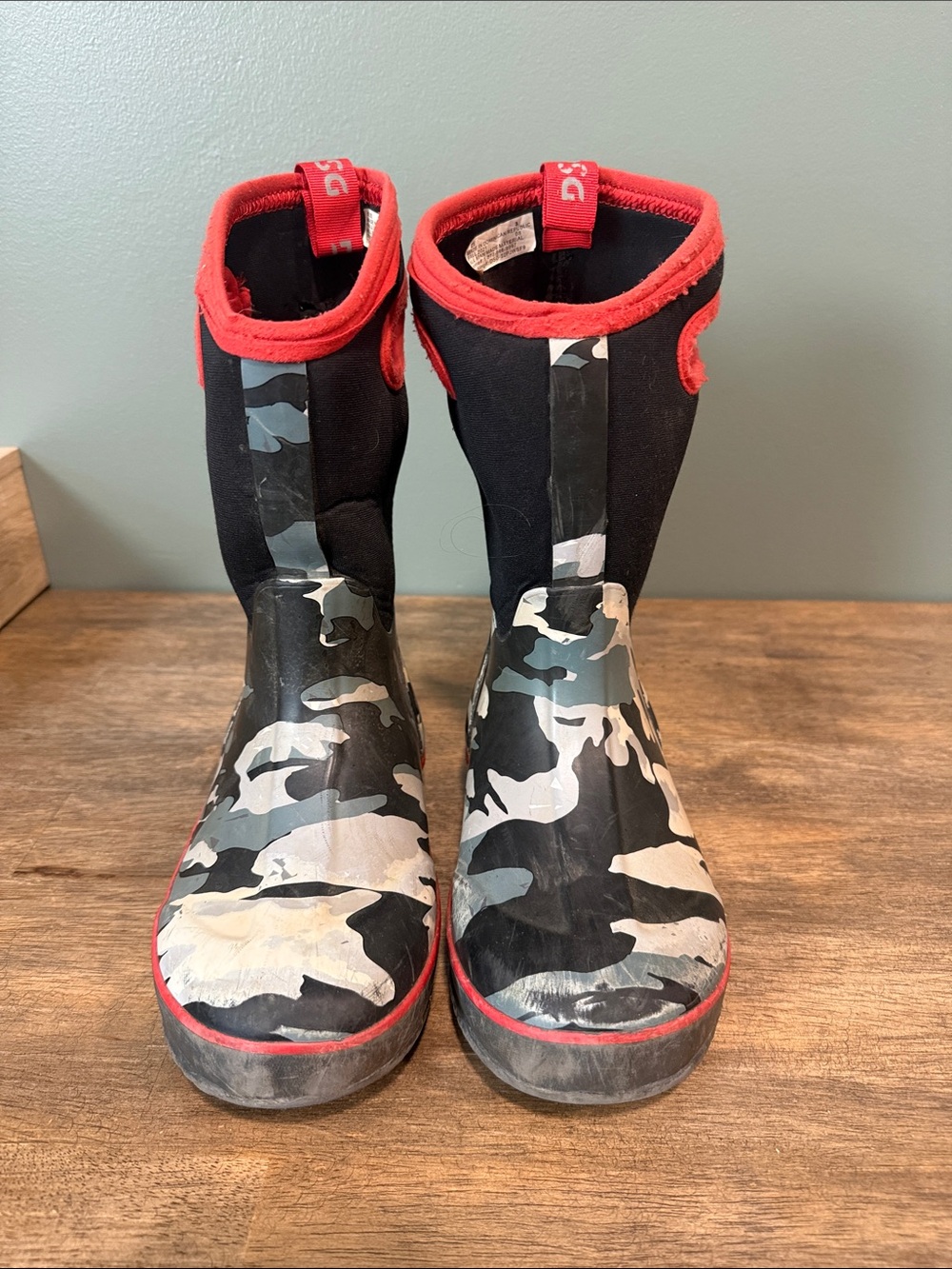 DSG Kids Camo Rain Boots with Red Trim